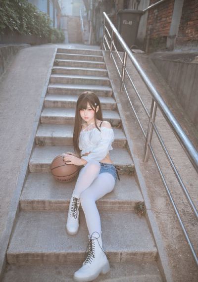年轻的女邻居hd中字免费观看
