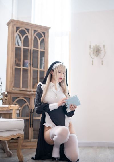 《色诱女教师》在线观看